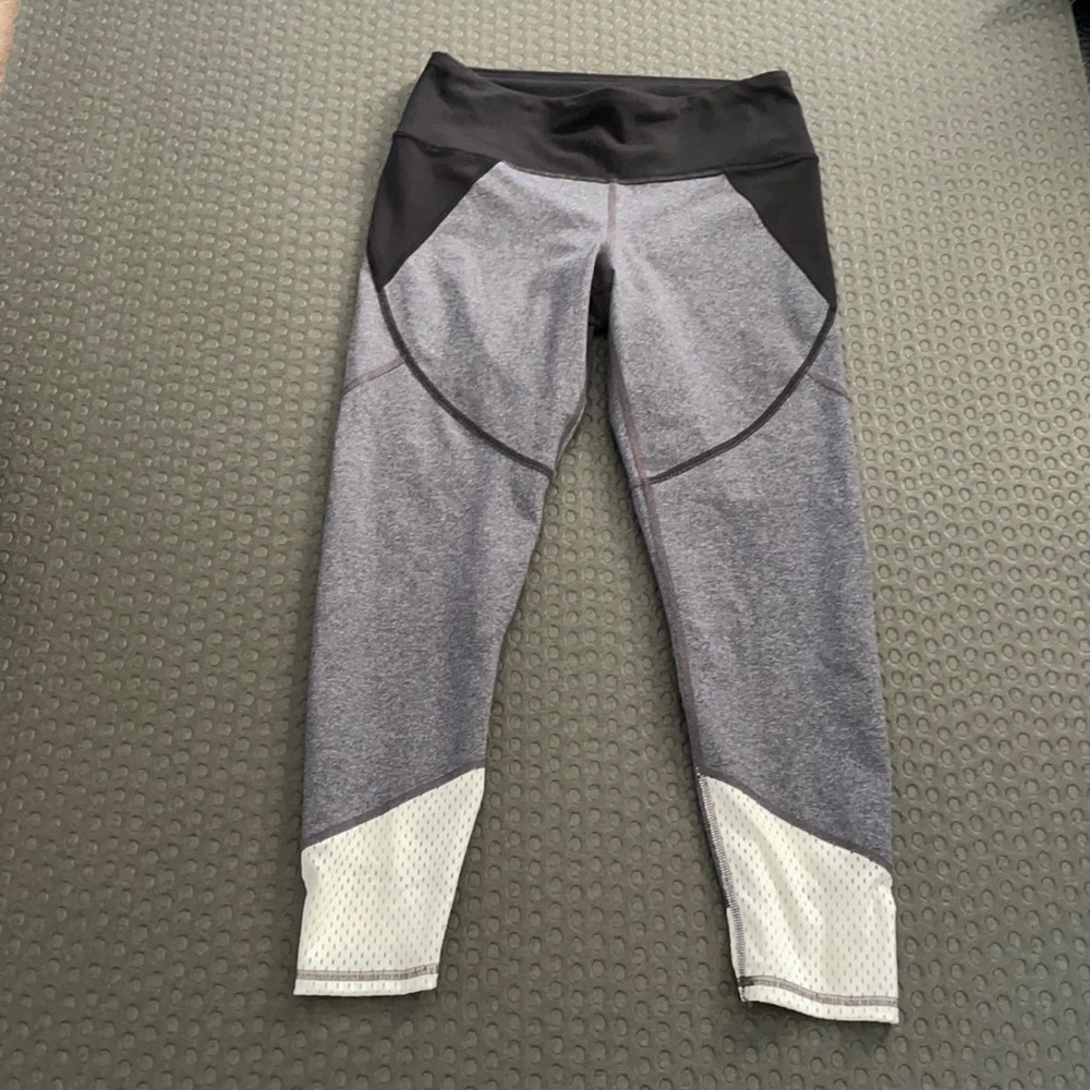 Lucy Capri leggings